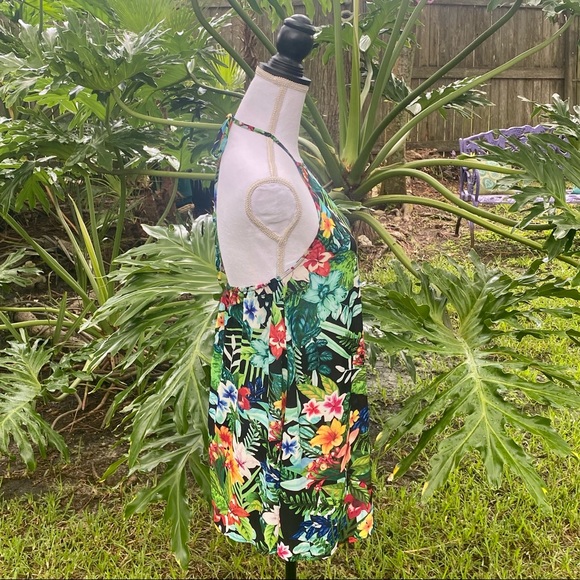 Show Me Your MuMu tropical floral print halter top - Picture 14 of 16